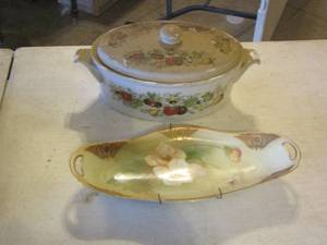 lot 123 image: oblong oven dish needs cleaned, oblong dcor plate
