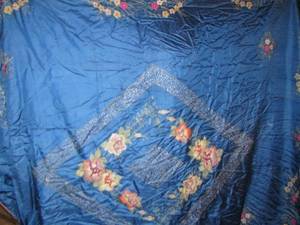 lot 129 image: BLUE EMBROYIED     SMALL TABLE CLOTH