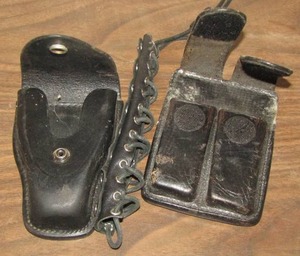 lot 204 image: qty 3 knife holders