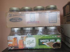 lot 210 image: Ball mason jars 1 CT OF PINT,  Golden harvest pint mason jars  12 CT --- NEW