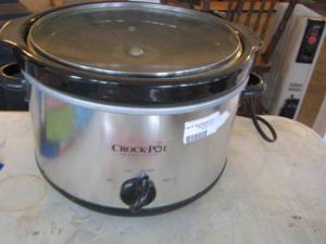 lot 214 image: crock pot