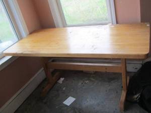 lot 216 image: blonde wood table