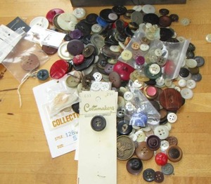 lot 217 image: various buttons