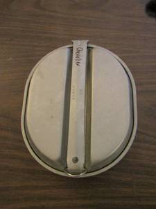 lot 239 image: US ARMY issued camping aluminum pot with utensils