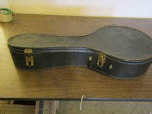 lot 240 image: banjo case