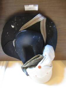 lot 274 image: hat lot