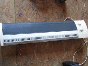 lot 375 image: Honeywell heater