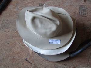 lot 377 image: cowboy hats