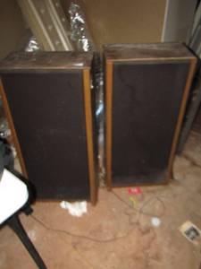 lot 393 image: qty 2 speakers