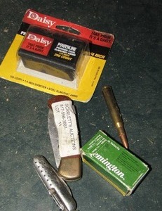 lot 432 image: daisy power line, qty 2 knifes, and more