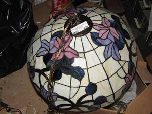 lot 438 image: stain glass chandelier