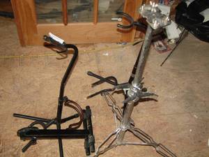 lot 461 image: qty 4 guitar stands