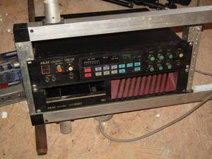 lot 470 image: akai midi digital sampler s612