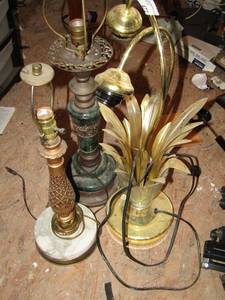 lot 472 image: various table lamps