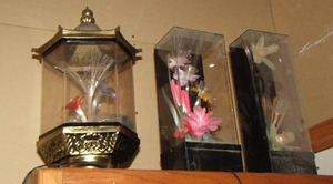 lot 482 image: qty 3 decorative table pieces