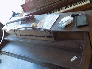 lot 499 image: Whitney piano