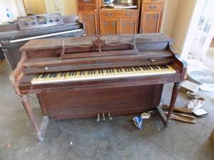 lot 489 image: PIANO Henry F. Miller 100th anniversary