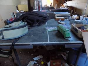 lot 408 image: Ping-Pong table & ACCESSORIES  ( NO CONTENTS ON TABLE )