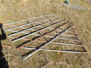 lot 541 image: livestock gates 10ft qty 2