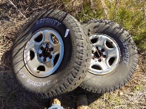 lot 544 image: tires - LT 28575r6 qty 2