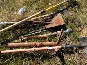 lot 556 image: lawn tool mallet, axe, limb trimmer