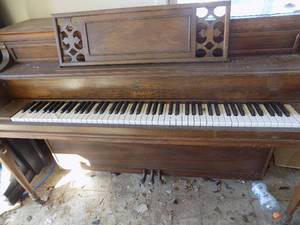 lot 568 image: Story & Clark piano