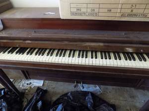 lot 576 image: Harwood Piano sn590 Mahogany