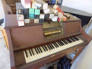 lot 570 image: Standard Player ACTION PIANO w various player rolls
