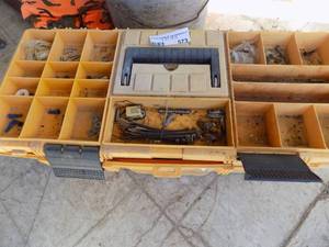 lot 573 image: toolbox