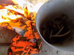 lot 574 image: camo jacket small animal traps