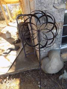 lot 600 image: metal yard art