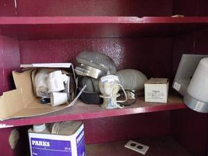 lot 624 image: various light fixtures