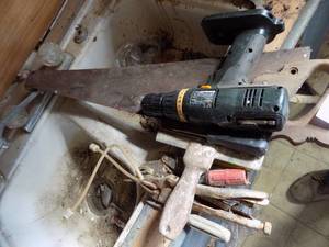 lot 607 image: tool lot hand saw, drill no battery, plyers and more