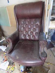 lot 608 image: padded office chair