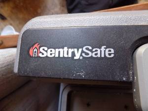 lot 609 image: sentry safe no key