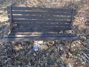 lot 641 image: PATIO  Bench