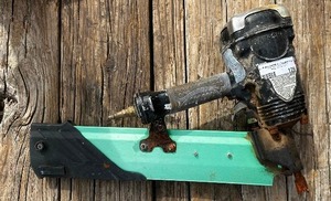 lot 129 image: HITACHTI PNEUMATIC NAIL GUN