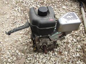 lot 95 image: Briggs & Stratton motor