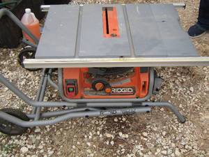 lot 9 image: Ridgid TS-UV collapsable table saw