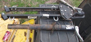 lot 163 image: Tow bar and Trailer Jack