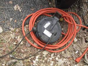 lot 109 image: Bayco retractable cord reel and extension cord