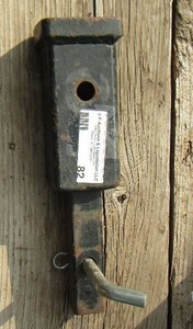 lot 82 image: 12 HITCH EXTENDER