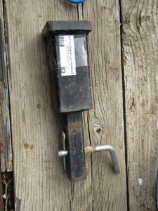 lot 83 image: 12 HITCH EXTENDER