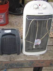 lot 85 image: qty 2 small space heaters