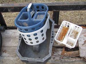 lot 103 image: storage organizers