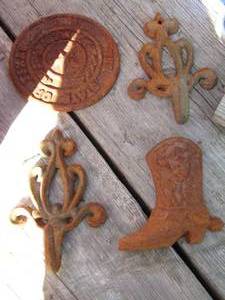lot 99 image: metal dcor pieces