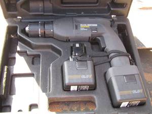 lot 98 image: SearsCraftsman industrial 38 drilldriver  has 2 batteries but no battery charger