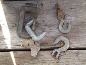 lot 147 image: qty 2 c clamps and qty 2 hooks