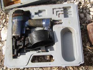lot 130 image: PNEUMATIC ROOFING NAIL GUN