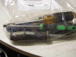 lot 57 image: SCREW DRIVERS